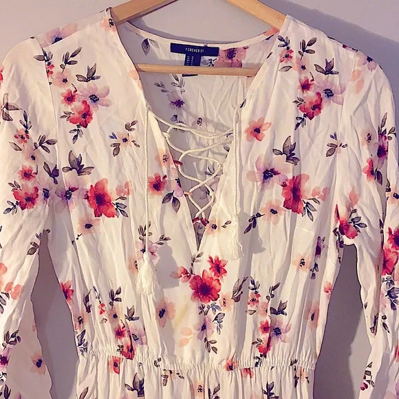 Woman’s Flowing Boho Floral Dress - Picture 3 of 6